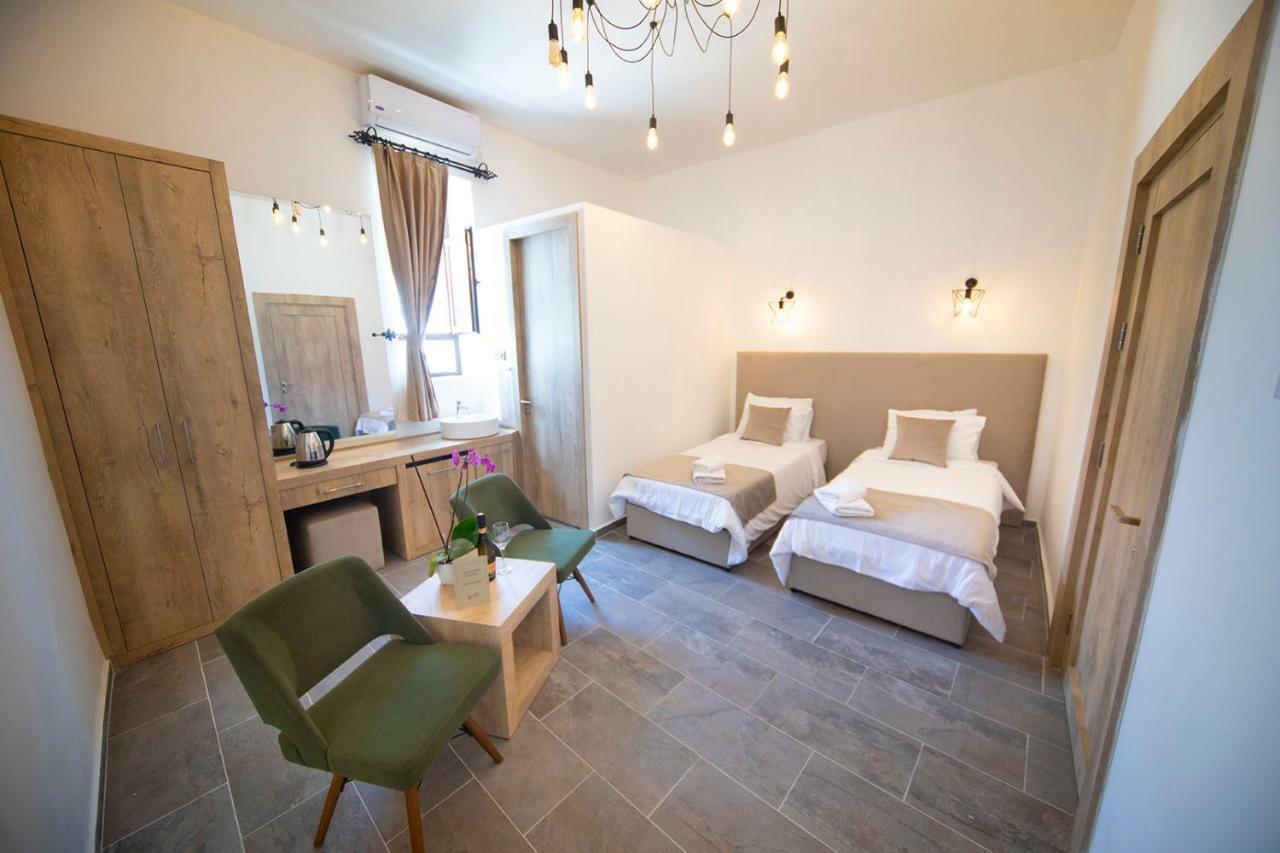 Avenue Hotel 키레니아 외부 사진